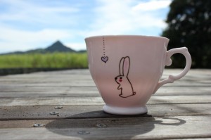 Lonely-heart-pink-vintage-bunny-teacup-1024x682